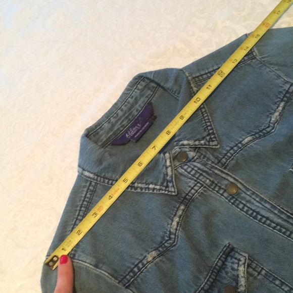 Chambray Button Down Size Medium - Picture 8 of 11